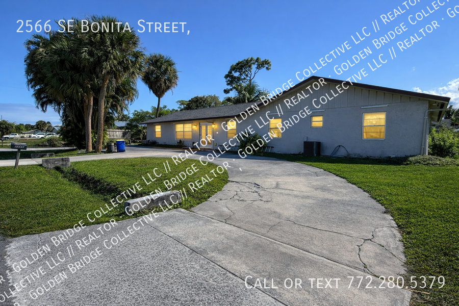 2566 Se Bonita St - Photo 3 of 4