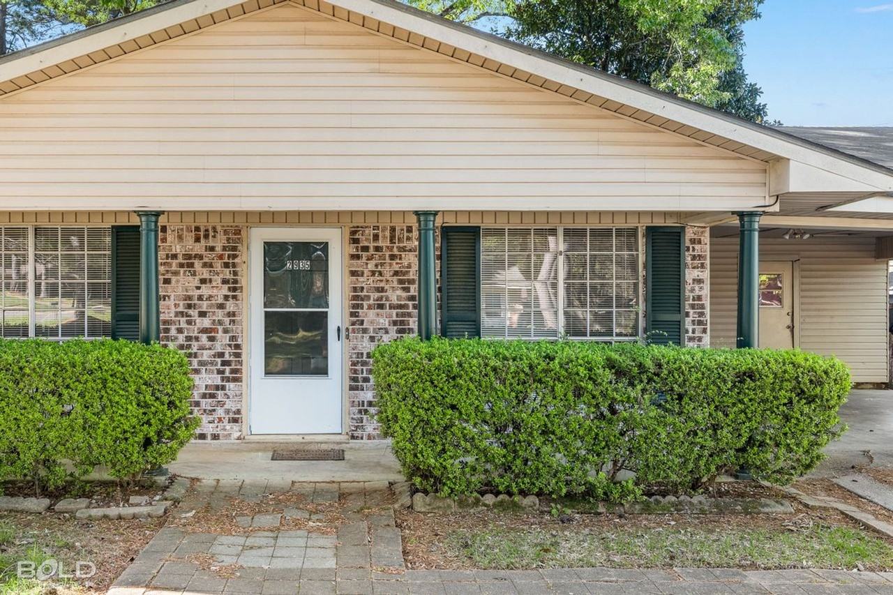 2935 Salem Dr - Photo 4 of 18