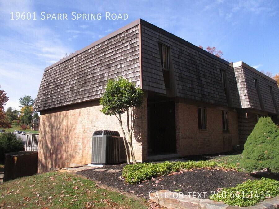 19601 Sparr Spring Rd - Photo 3 of 24