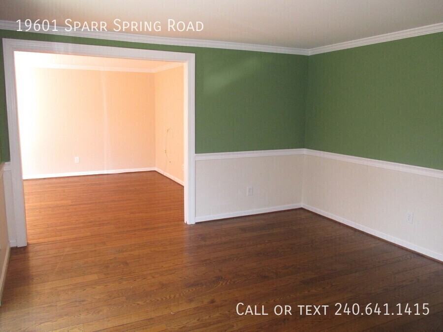 19601 Sparr Spring Rd - Photo 5 of 24