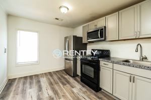 featured image of 303 E Ingle St #B
