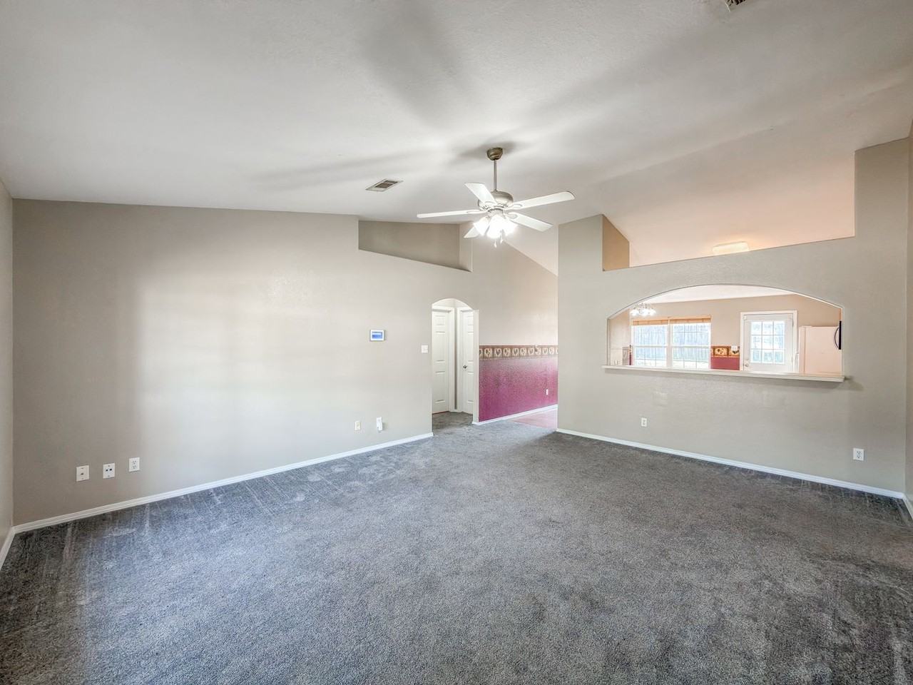 604 Chateau Dr - Photo 2 of 17