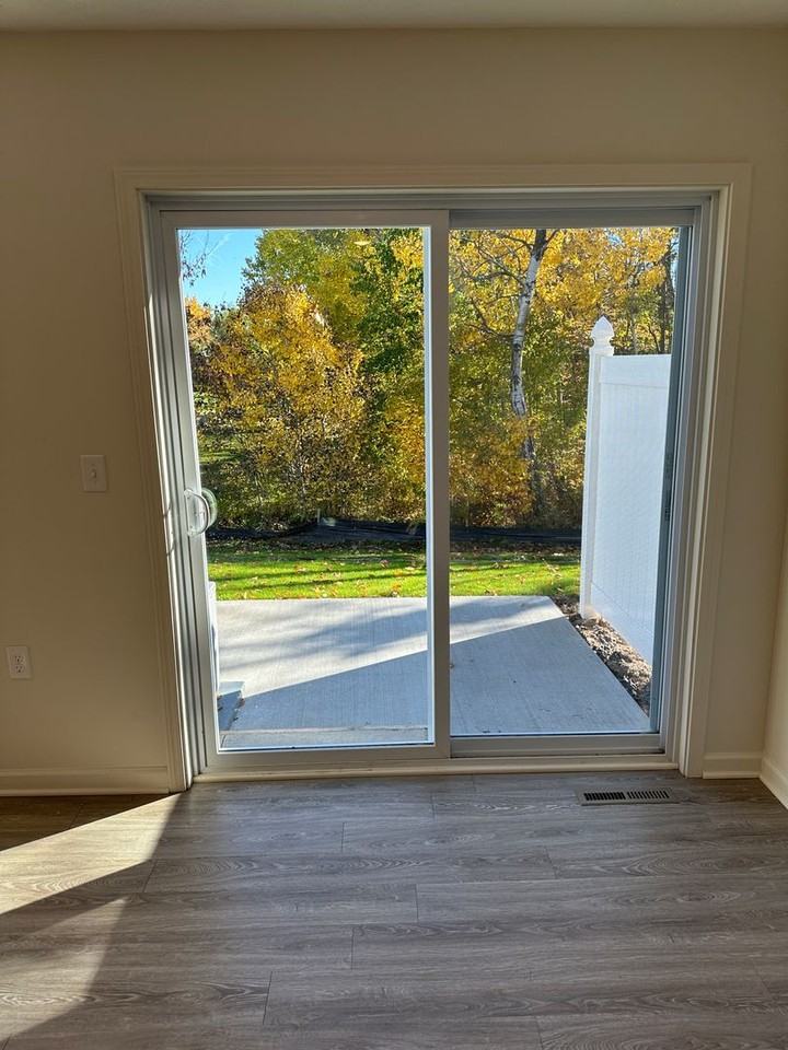 1512 Redfern Dr - Photo 4 of 22