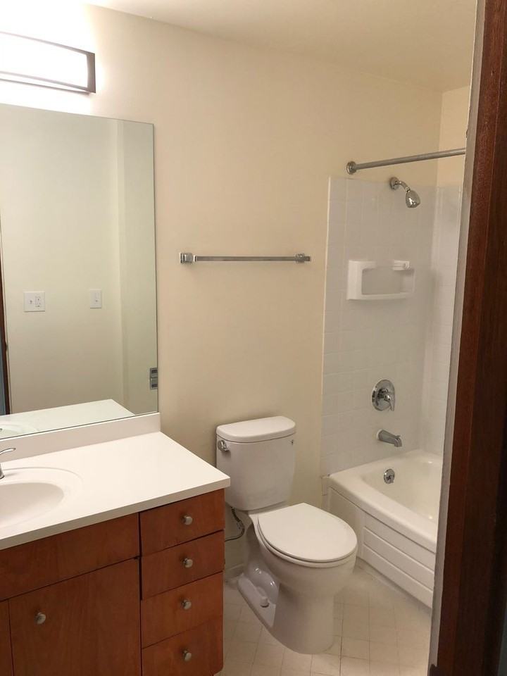 Sandpoint Manor - Photo 5 of 11