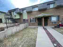 featured image of 1628 Azalea Dr #2