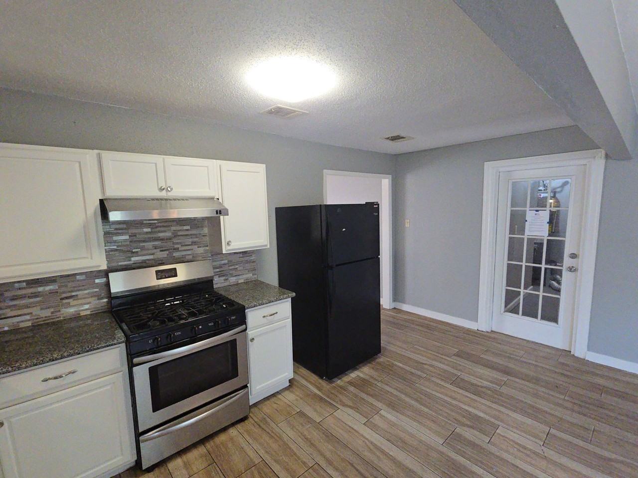 5115 Balkin St - Photo 4 of 26