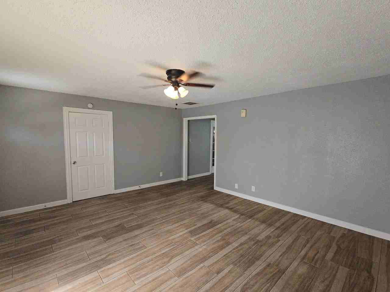 5115 Balkin St - Photo 5 of 26