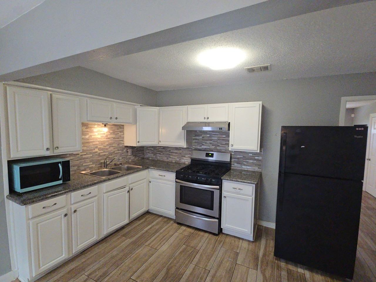 5115 Balkin St - Photo 6 of 26