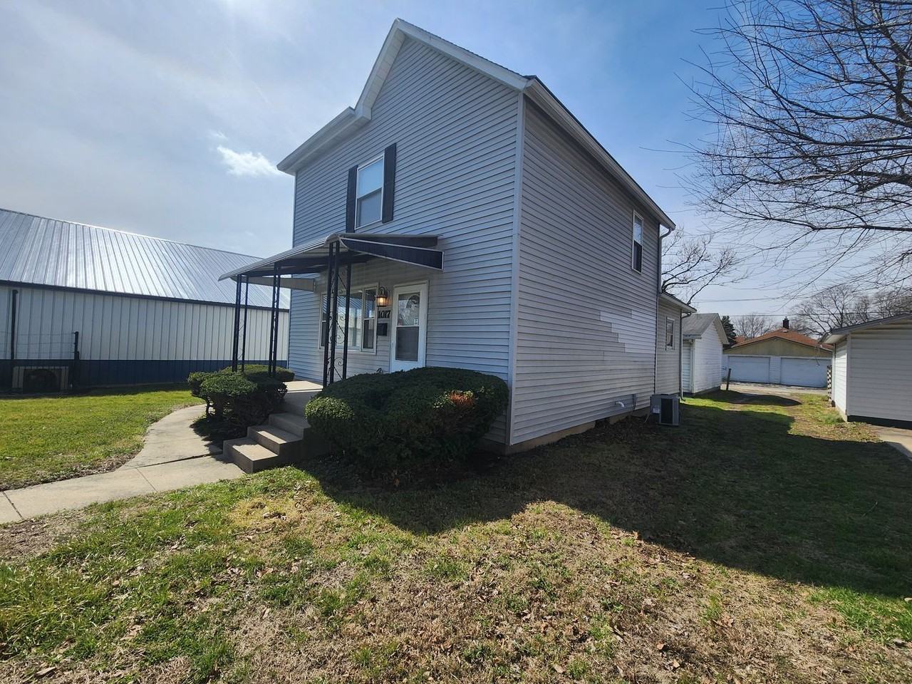 1017 S 25th St - Photo 2 of 21