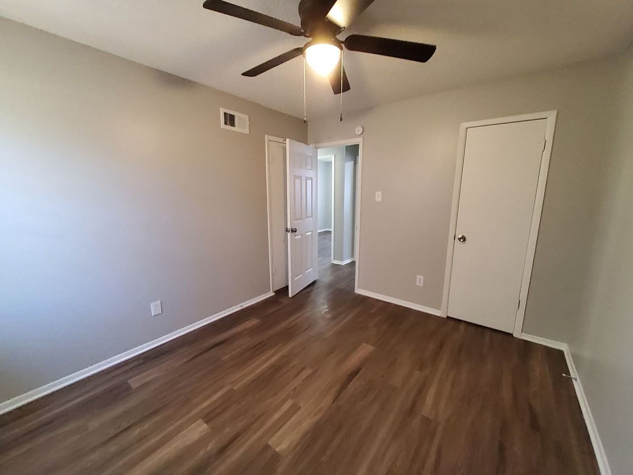 5286 Broken Oak Dr - Photo 2 of 9