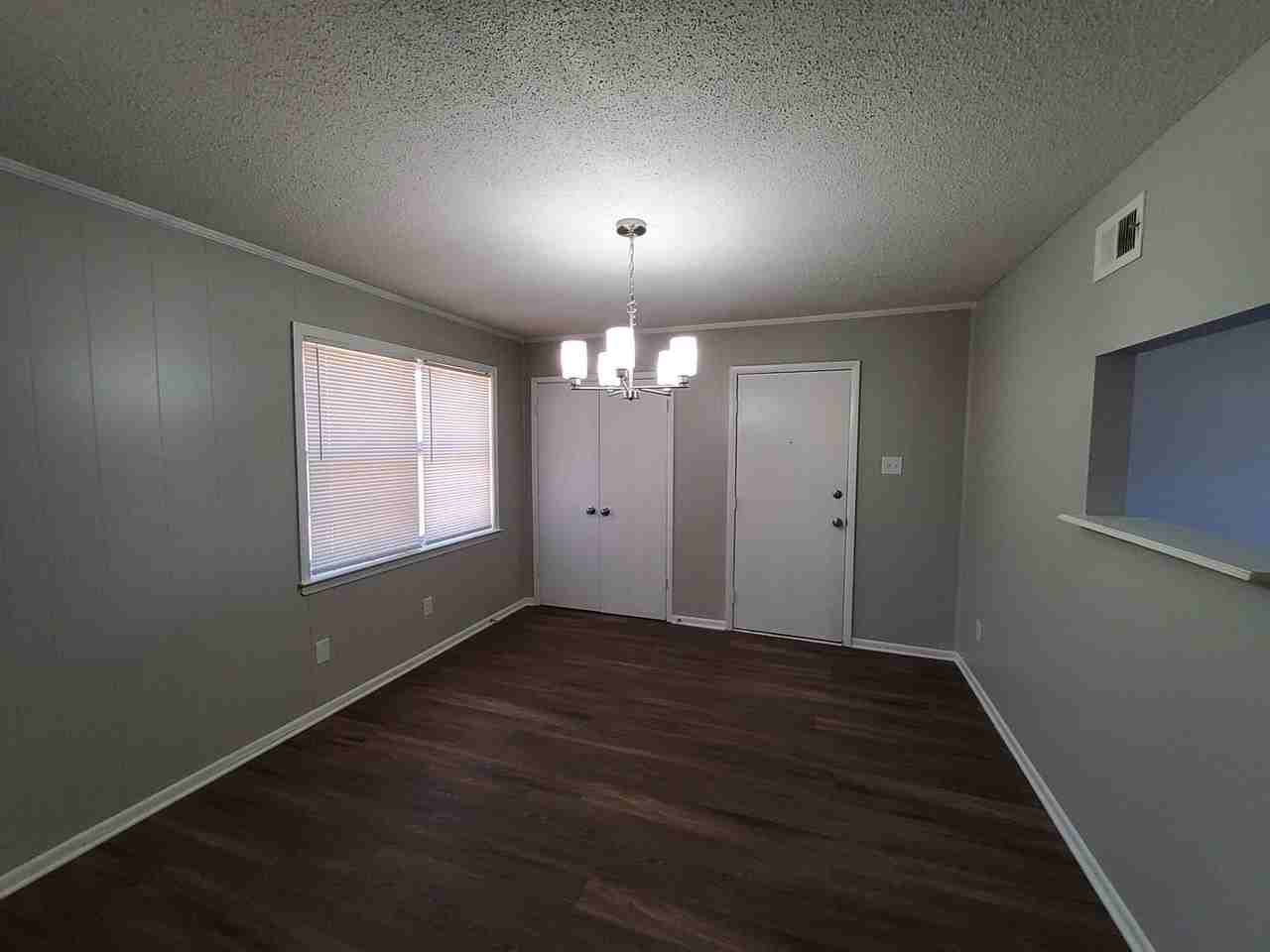 5286 Broken Oak Dr - Photo 3 of 9