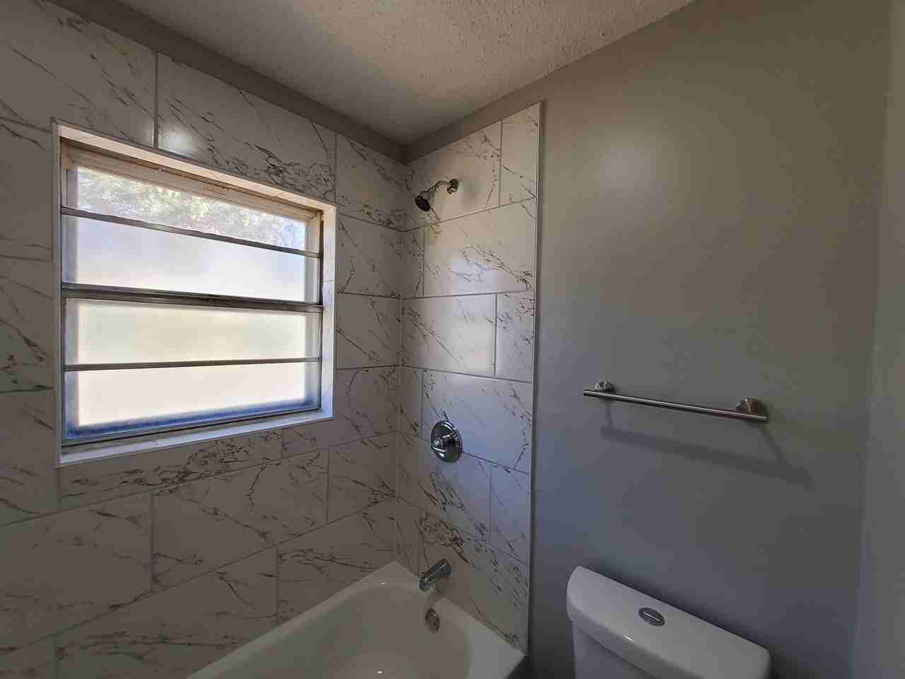 5286 Broken Oak Dr - Photo 4 of 9