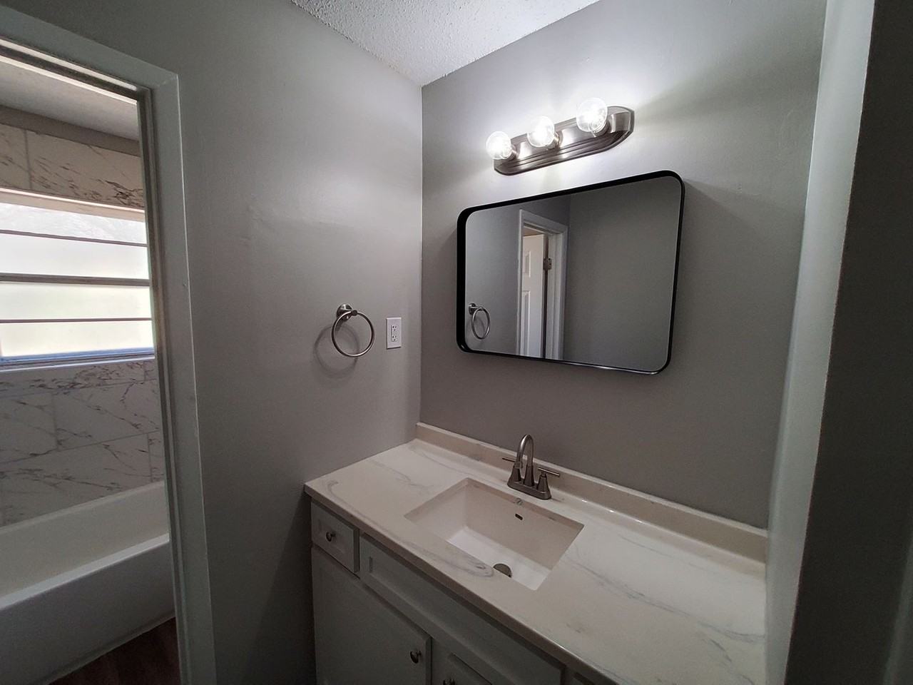 5286 Broken Oak Dr - Photo 5 of 9