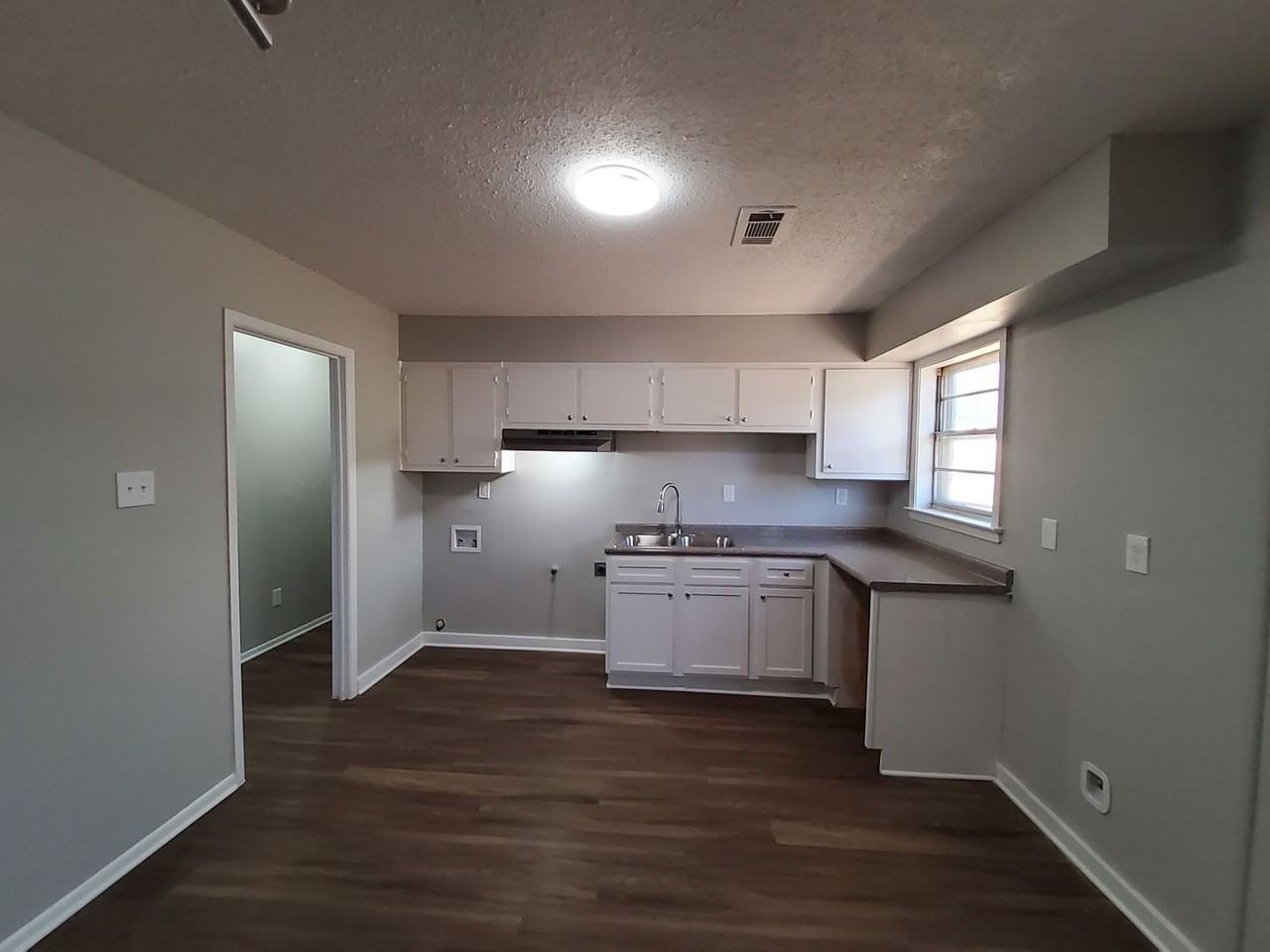 5286 Broken Oak Dr - Photo 6 of 9