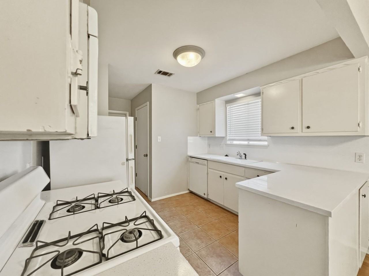 9807 Mountain Quail Rd - Photo 7 of 21