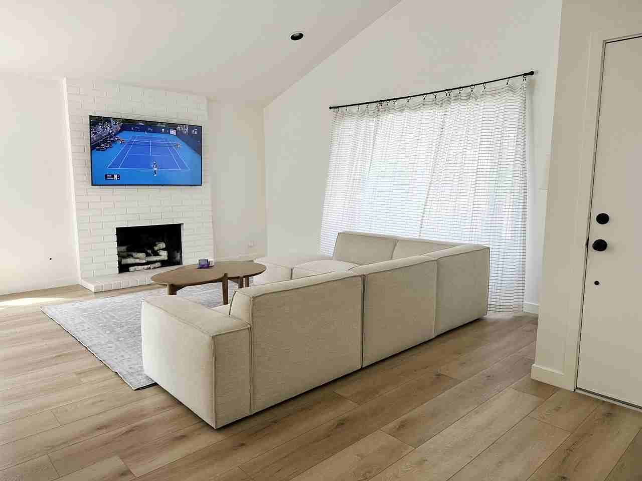 2940 Luff Ct - Photo 2 of 18