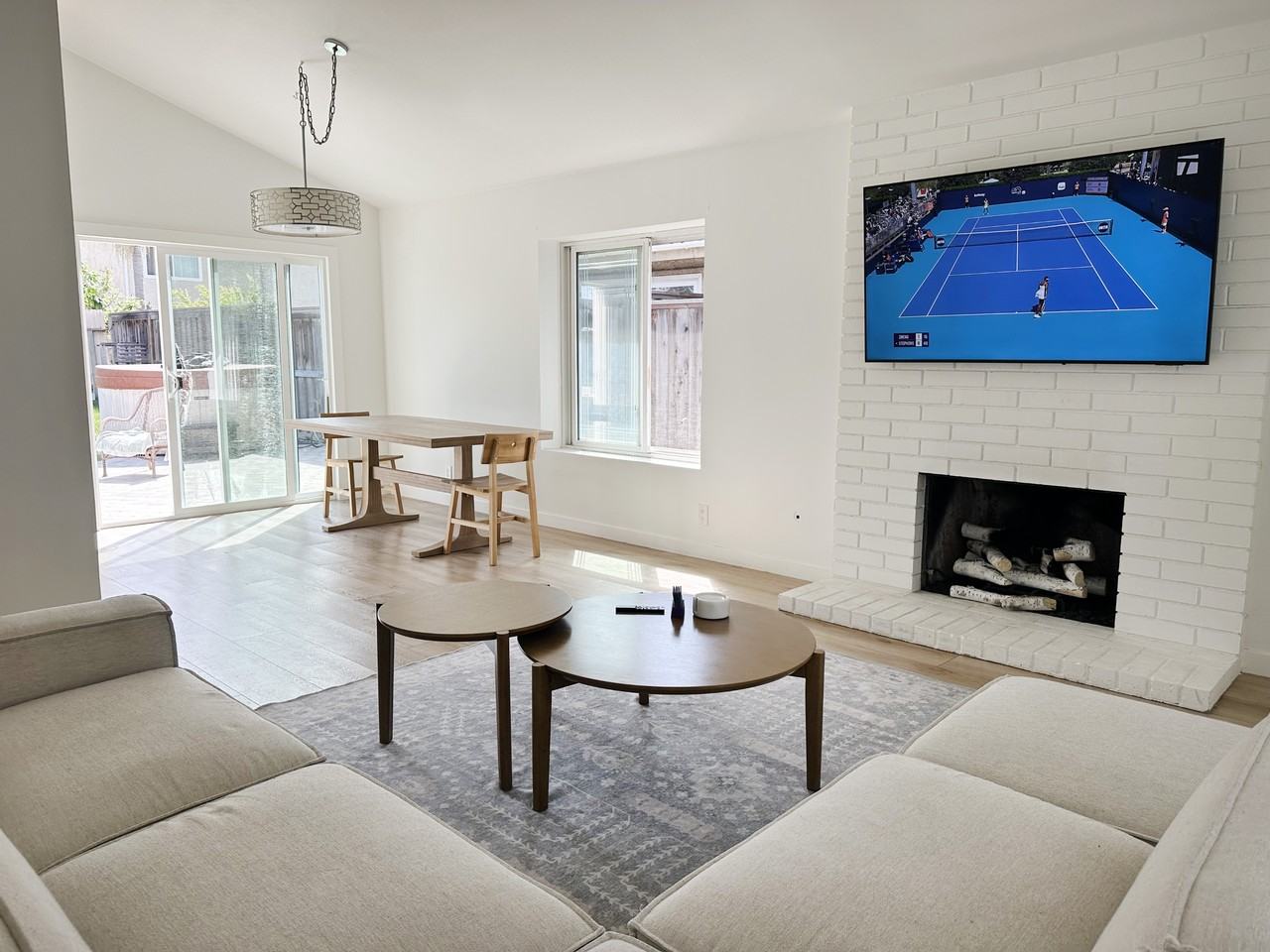 2940 Luff Ct - Photo 3 of 18