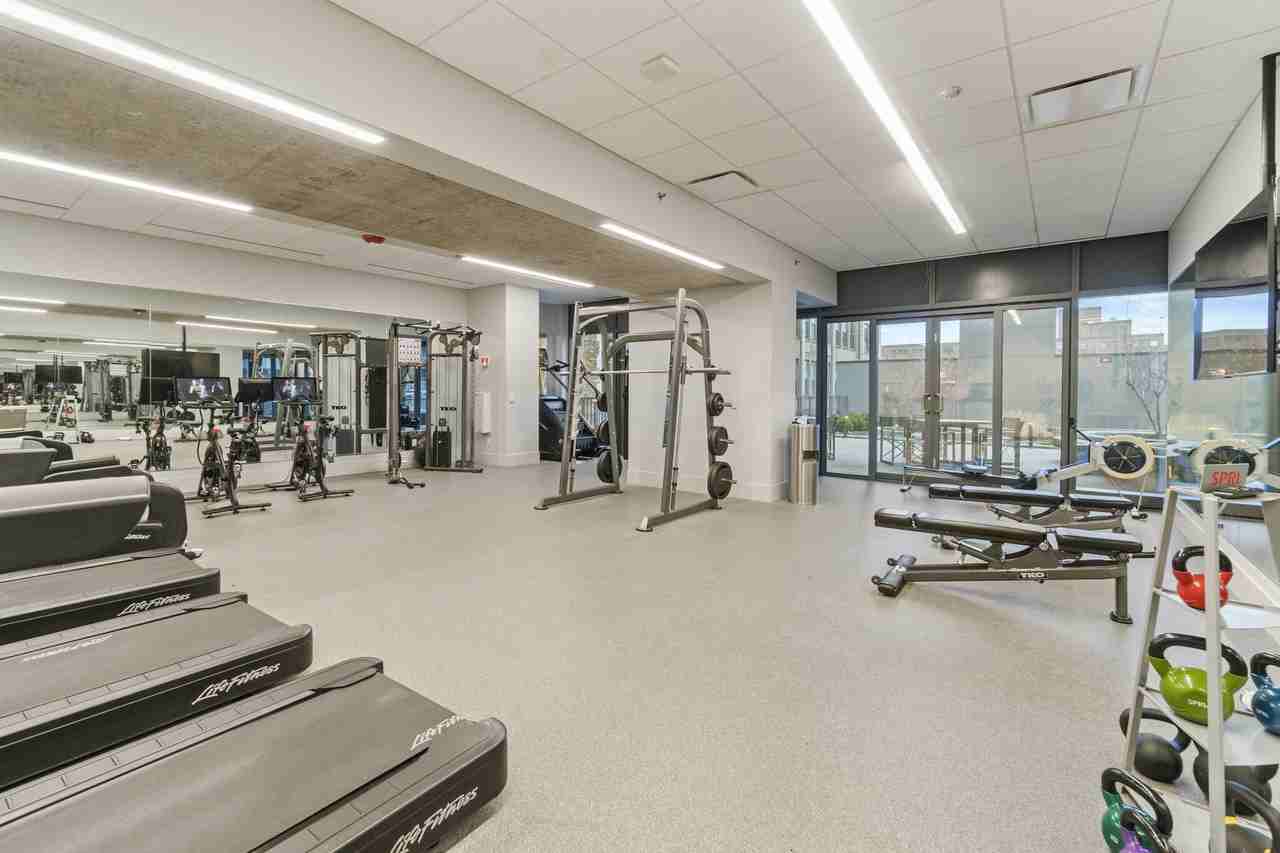 635 S Clark St - Photo 6 of 9