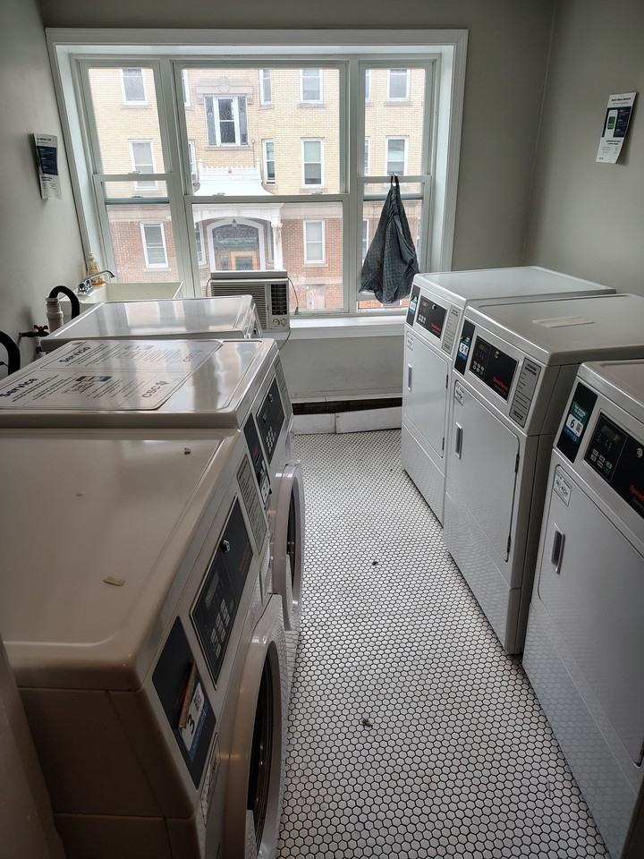 260 Washington Apartments – Modern Living in the Heart of Salem - Photo 2 of 7