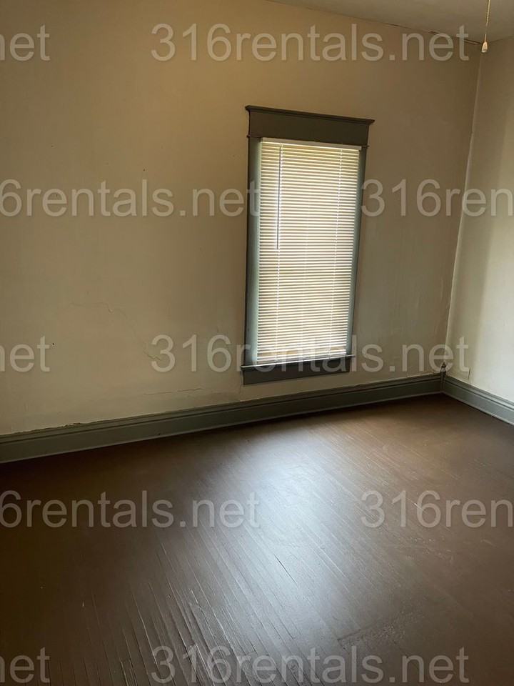 422 E 2nd St - Photo 3 of 10