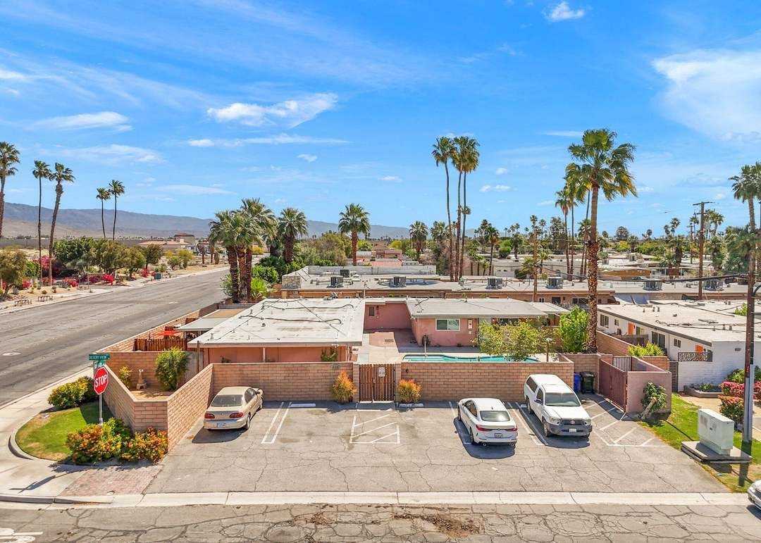 Desert View Villas - Photo 5 of 39