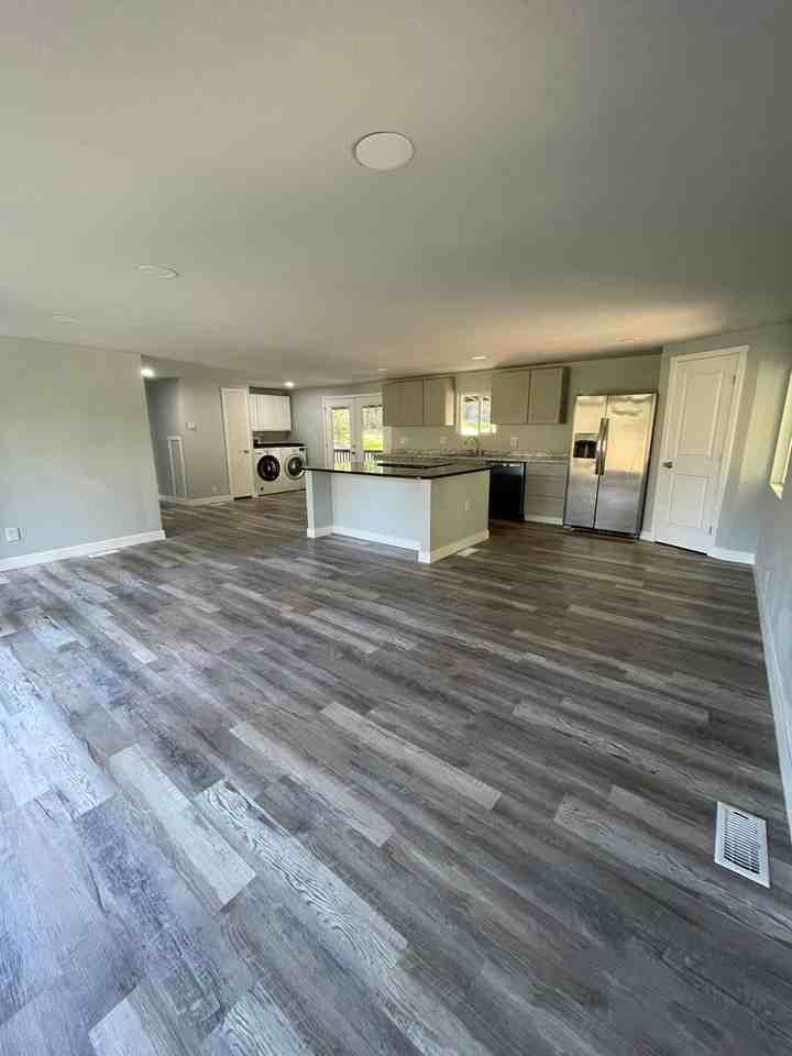 4240 Rodstol Ln Se - Photo 6 of 33