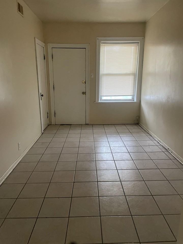 4854 West Armitage Avenue - Photo 6 of 11