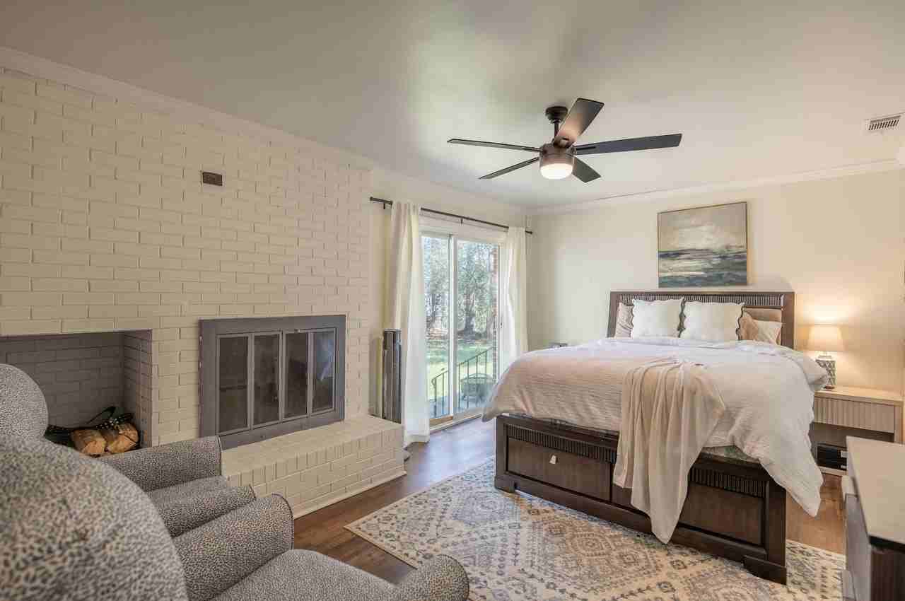 519 Pitt Moore Rd - Photo 4 of 32