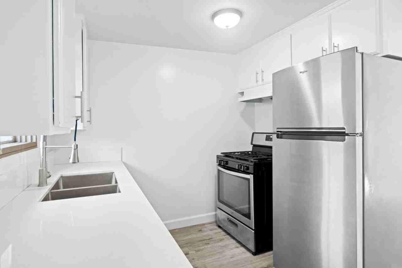 620 East Imperial Avenue - Photo 5 of 20