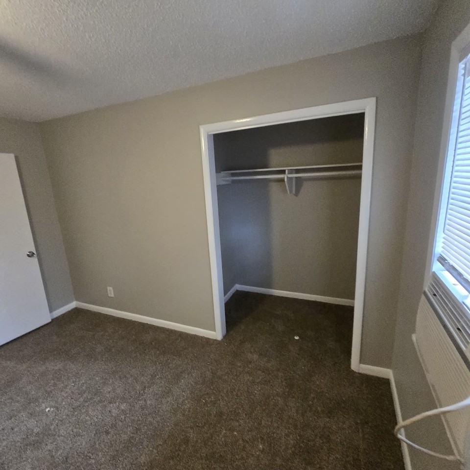 1414 College Street Southeast - Photo 2 of 13