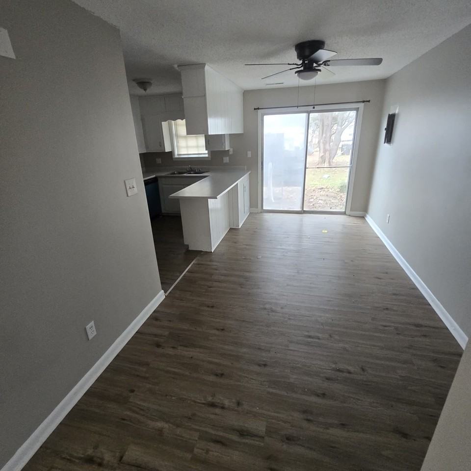 1414 College Street Southeast - Photo 5 of 13