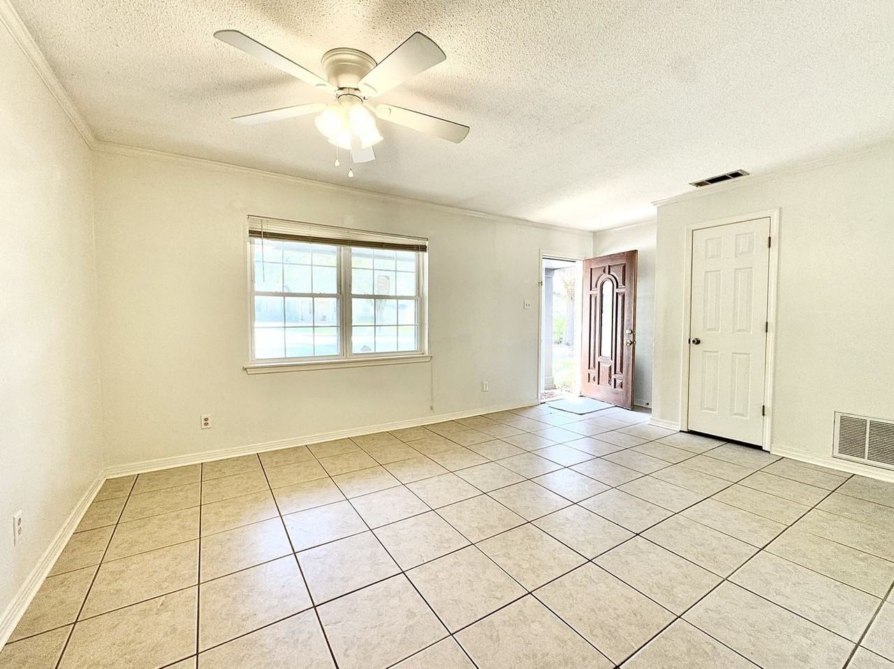 4306 Via Alta Dr - Photo 3 of 31