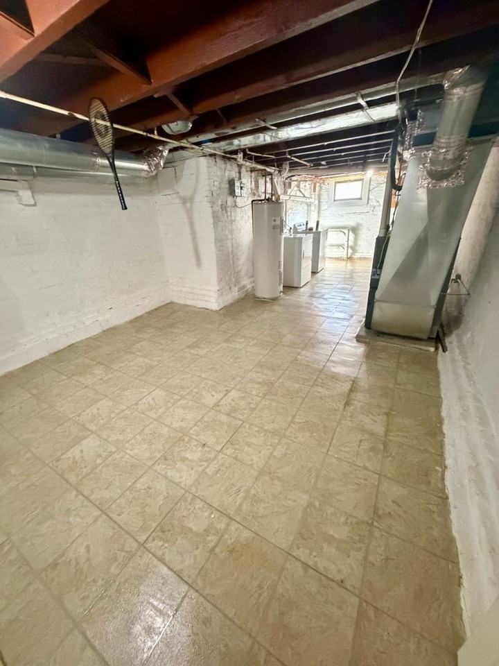 411 E Lorraine Ave - Photo 4 of 20