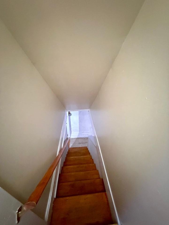 411 E Lorraine Ave - Photo 5 of 20
