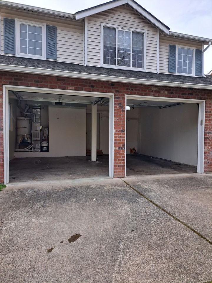 6143 Snowberry Ln Ne - Photo 3 of 50