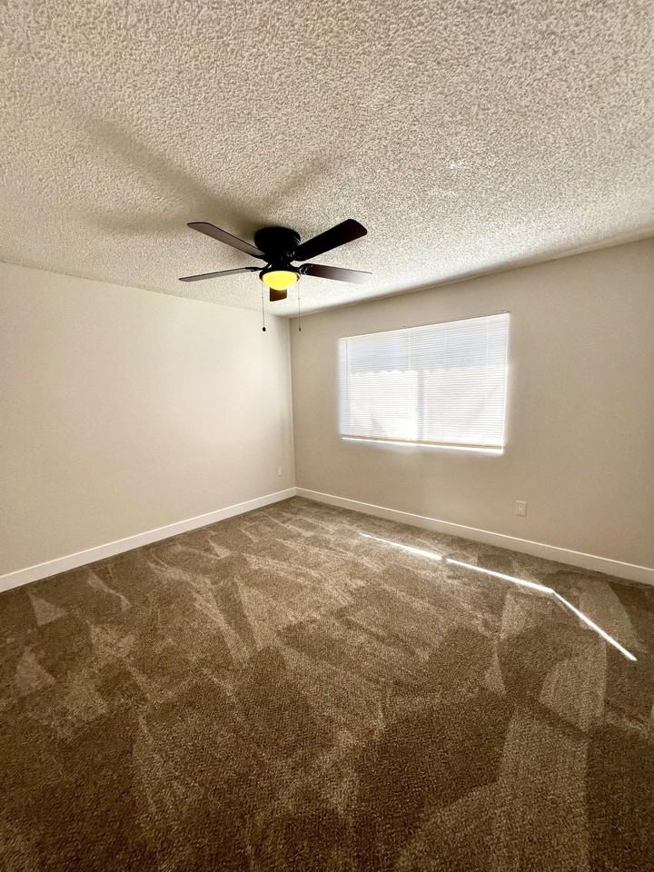 380 Plymouth Drive - Photo 5 of 20