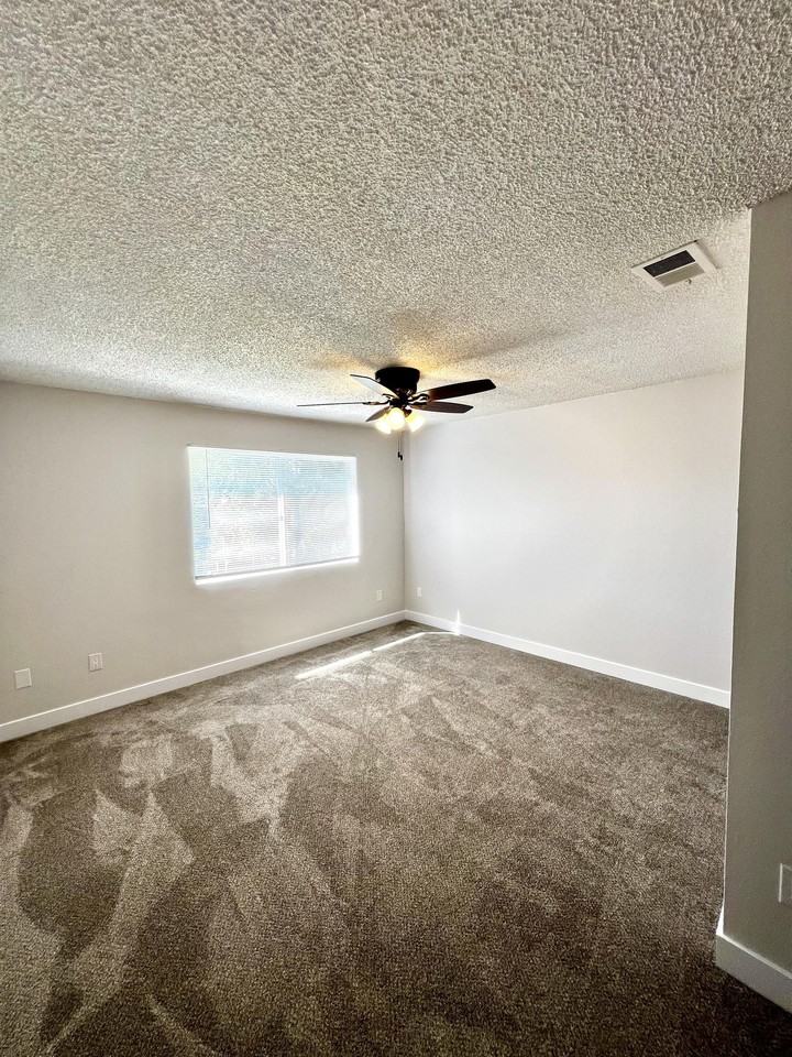 380 Plymouth Drive - Photo 6 of 20