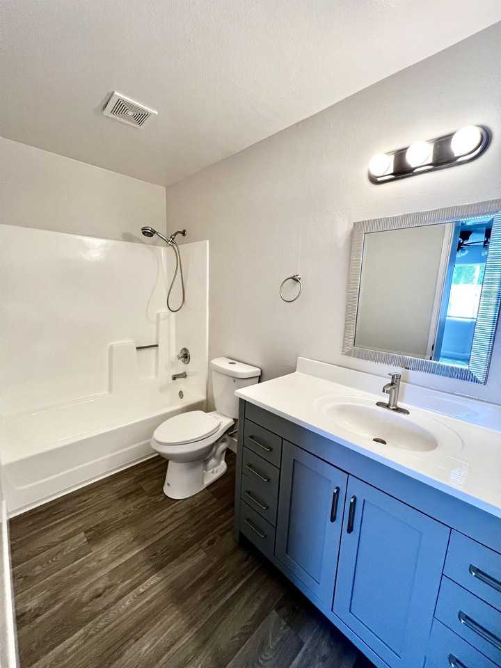 380 Plymouth Drive - Photo 7 of 20