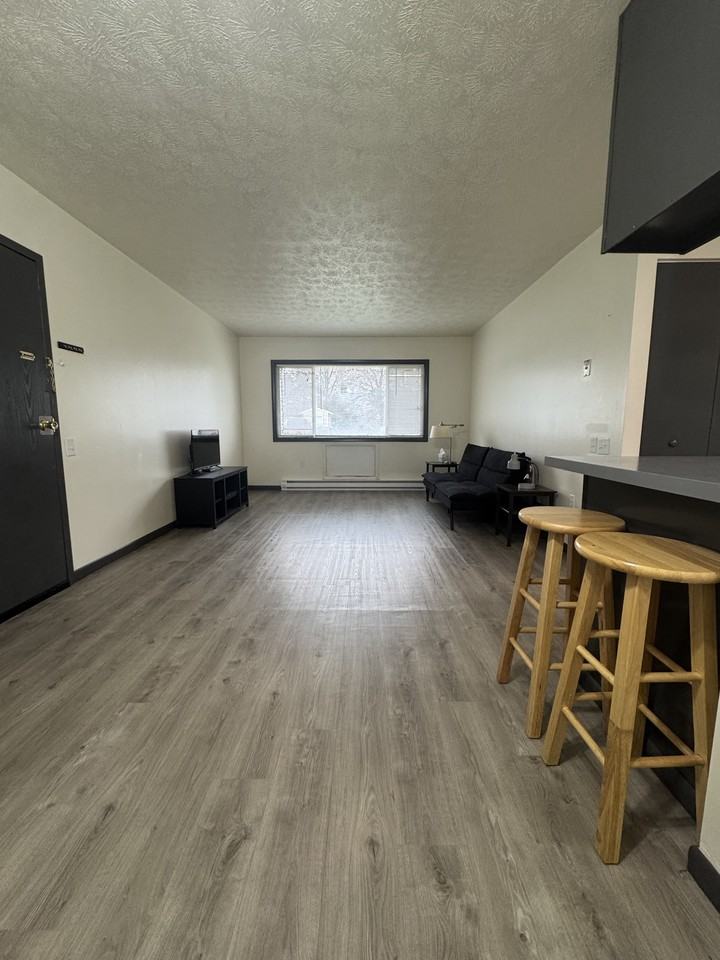 308 Windsor - 5 #5 - Photo 2 of 8