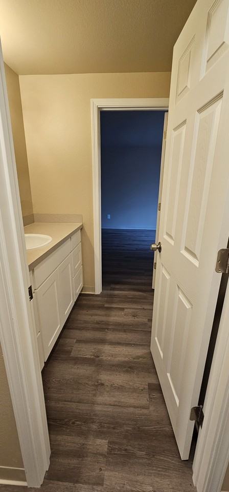 B611-3B - Photo 3 of 15