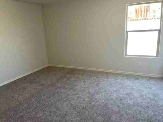 561 Holly St #NA - Photo 3 of 8