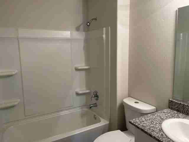 561 Holly St #NA - Photo 5 of 8