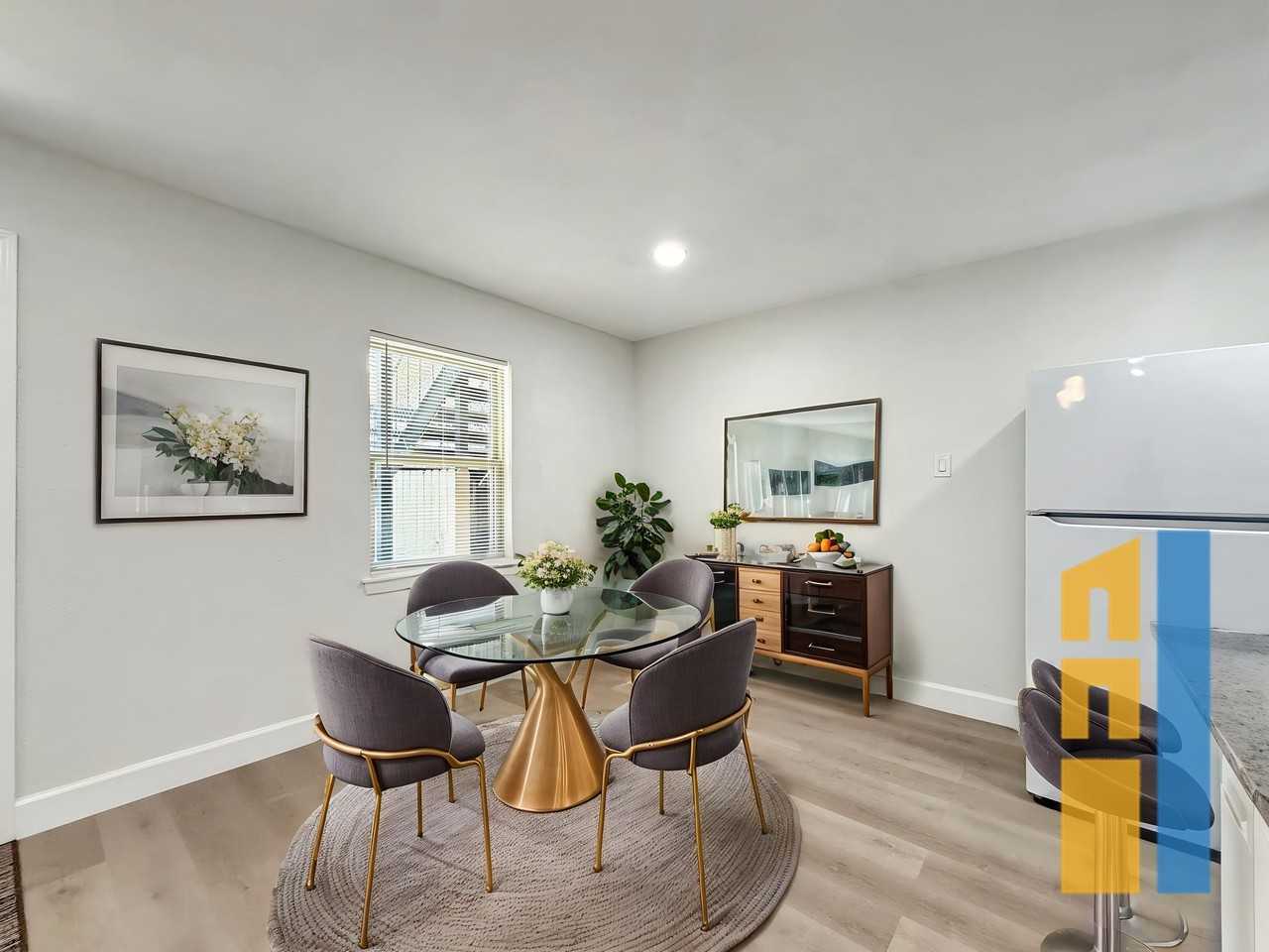 1016 East Walker Street - Photo 2 of 20