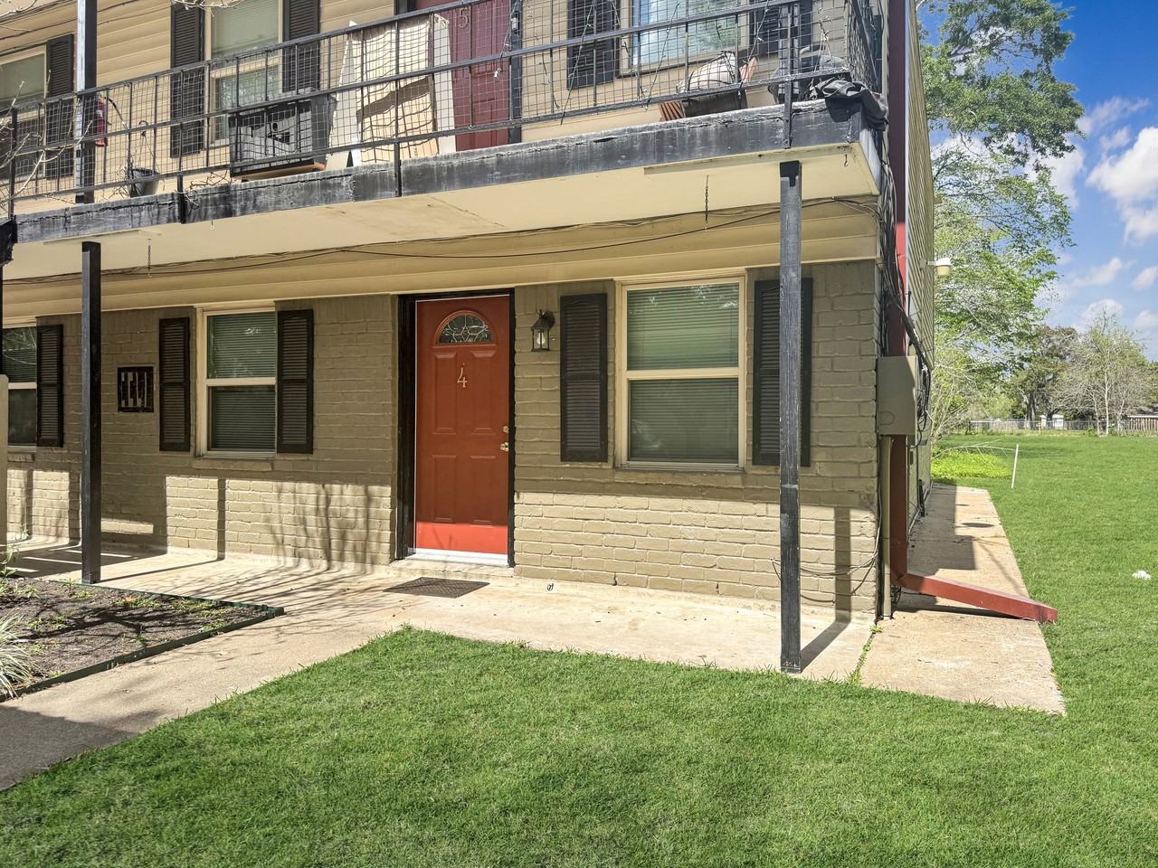 1016 East Walker Street - Photo 5 of 20