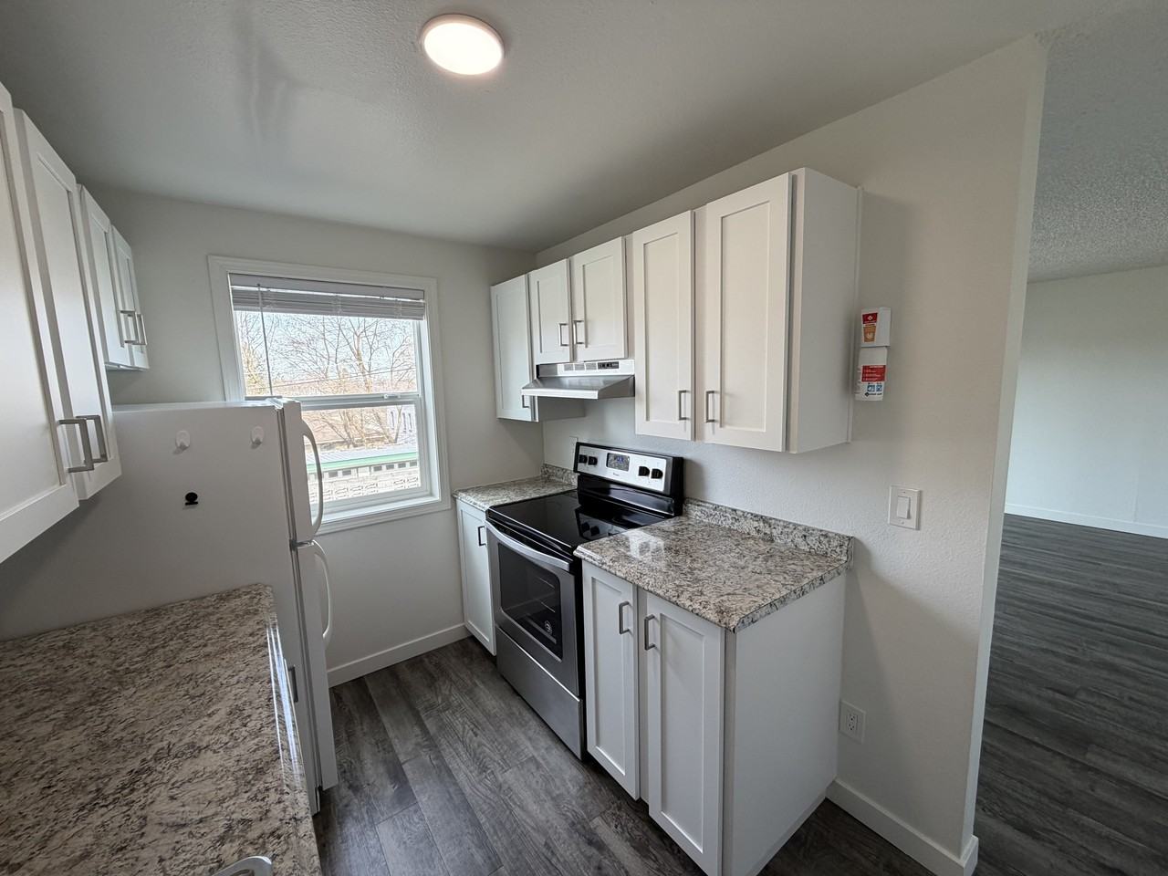 SouthRidge Apartments (1622 W 7th) - Photo 4 of 29