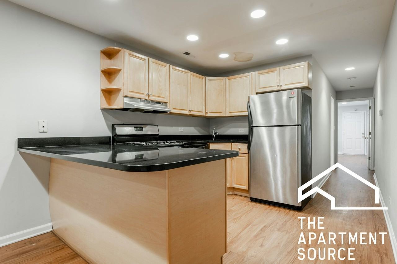 3216 North Racine Avenue, Unit G - Photo 2 of 16