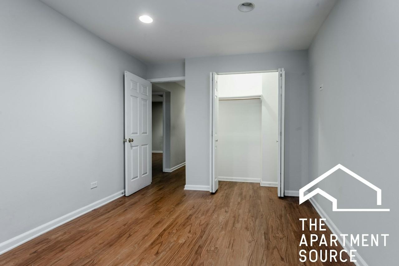 3216 North Racine Avenue, Unit G - Photo 4 of 16