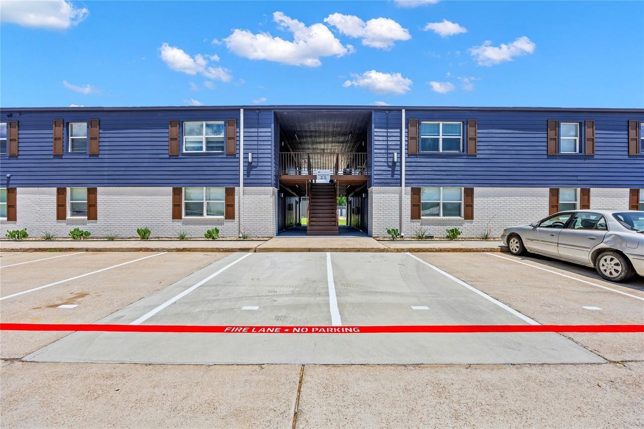 4639 Williams Road - Photo 3 of 38