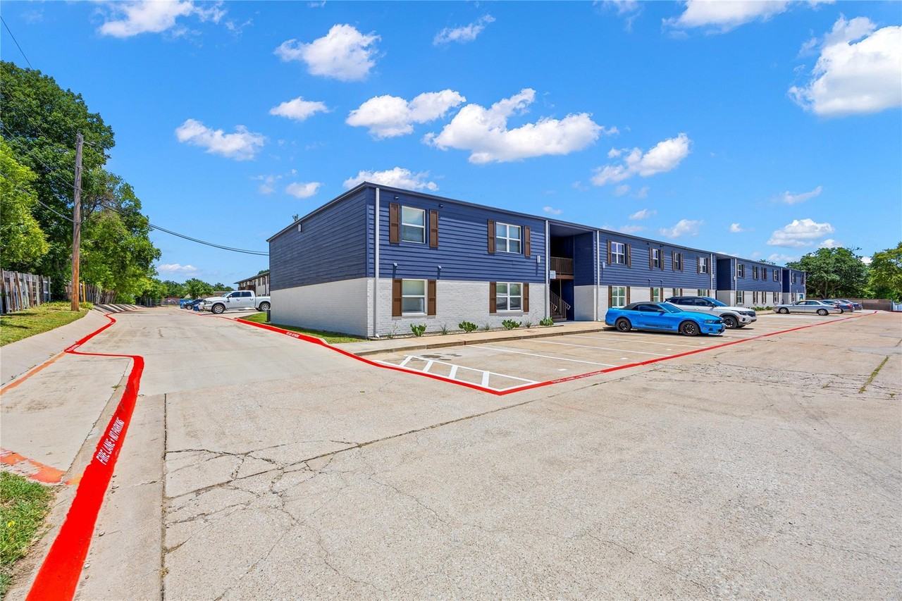 4639 Williams Road - Photo 4 of 38