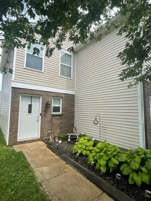 1737 Feather Reed Lane - Photo 2 of 8